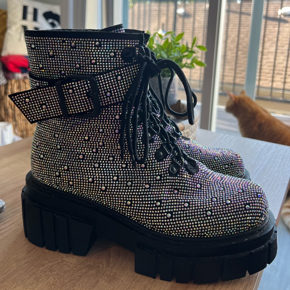 AZALEA WANG RHINESTONE BOOTS SZ 10 💫🍄🍃🌻🌈🍉